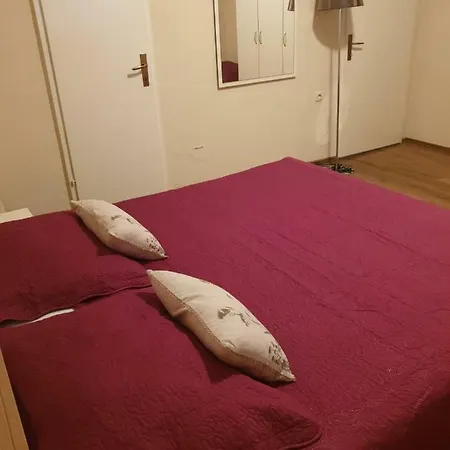 Holiday Home Sukosan بيت للعطل